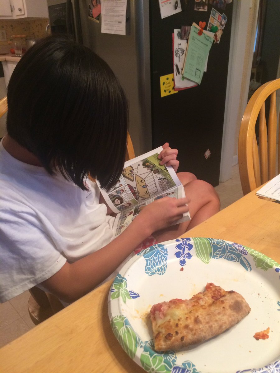 mgollnick1's tweet photo. When your mom surrenders and buys you a new graphic novel and pizza.#APmom #itsreading https://t.co/2TUFVO3PVK