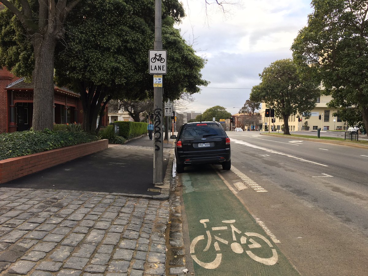 daynaa2000's tweet photo. Despite the 5 or so available car parks on the right side of the #bikelane just prior to this driveway... @cityofmelbourne #albertst https://t.co/P7DWmiDSGY