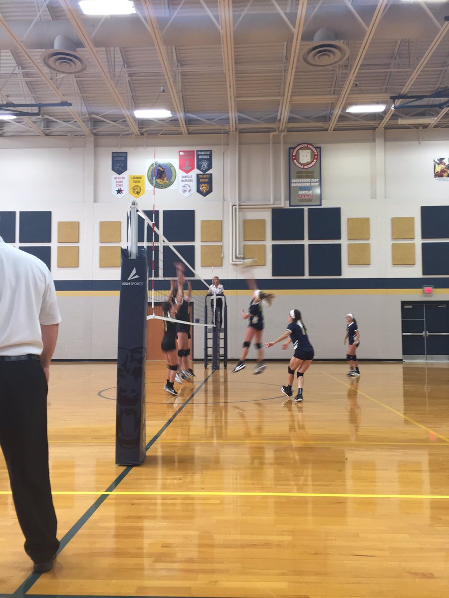 TWMSports's tweet photo. #8VB Lady Bruins 25-17 over Lebanon in first set #GoodThingsBruin @triwestvolley https://t.co/C48LbRDs5N