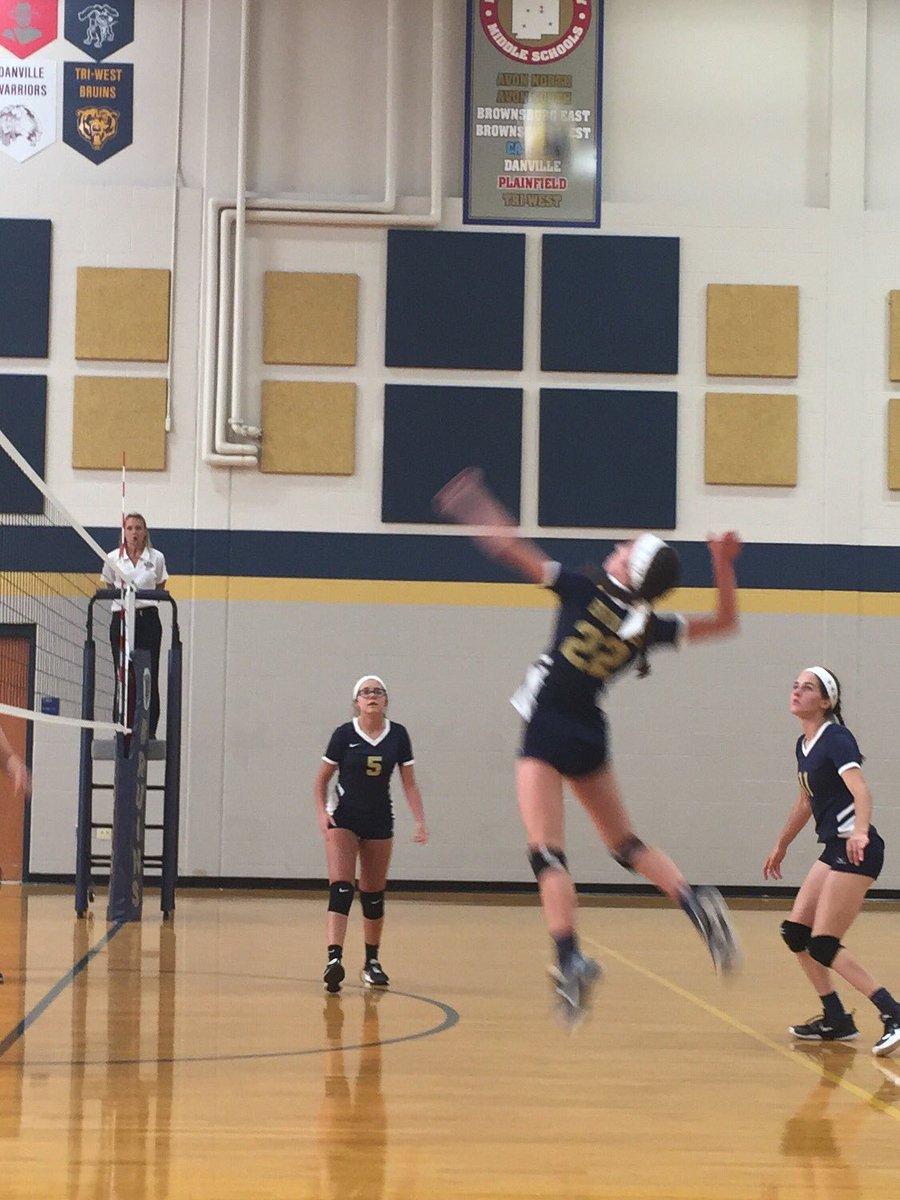 TWMSports's tweet photo. #8VB Lady Bruins 25-17 over Lebanon in first set #GoodThingsBruin @triwestvolley https://t.co/C48LbRDs5N