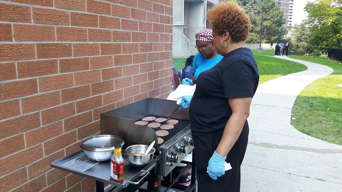 ecc_cic's tweet photo. A great day for St Andrews BBQ &amp;Back Pack Give way.  Thank you to everyone that came out and to @MichaelFordTO https://t.co/itEtAo5uGT