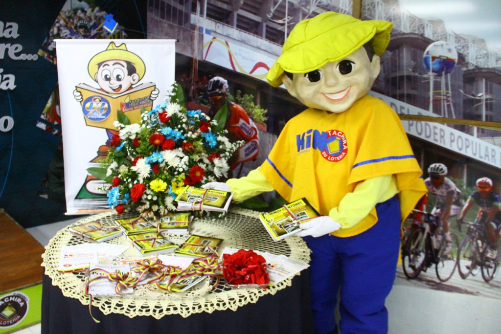 FeditorialSR's tweet photo. #FundaciónSimónRodríguezTáchira Continua con la promoción de los libros de los Tachirenses!... https://t.co/9LuskRZFJn