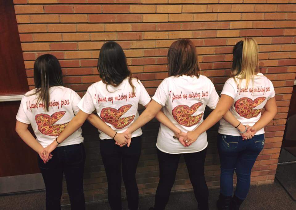 marwalters13's tweet photo. When u find out it's national cheese pizza day but you can't be w your fam ): @esweene3 @cmatej08 @t_halll (hi @_Leanneee_) https://t.co/TezLQcOuGj