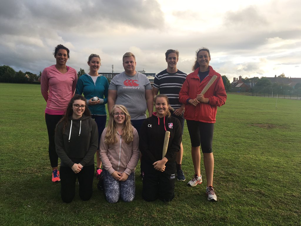 ClareYM1978's tweet photo. @princess_eley @Sam_CookieCook @Rallinator @Leagues4You What a team! Well done AMB! #SaturdayStars https://t.co/l88E9H6hb3