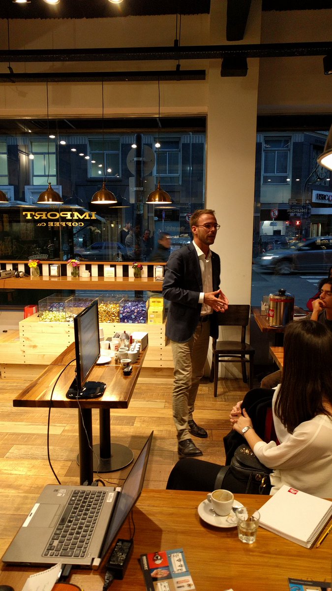 TrendHuntingBA's tweet photo. Aprender sobre el #café en #importcoffee junto a @illycaffe con #StefanoGiannini #coffee Cc @mk_comunicacion @LasteroNatalia https://t.co/X4aQzIyrkE