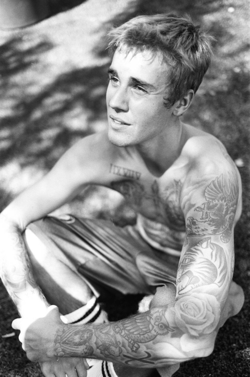 teambiebsspain's tweet photo. INFO✨: Nuevas fotos de Justin @justinbieber #JustinBringBackQuiff #JustinBieber #Justin #Daddy https://t.co/nSQGhZmYBo