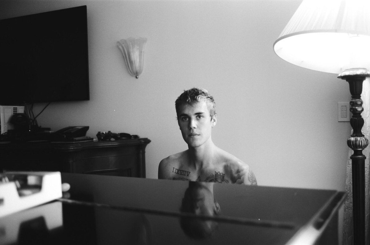 teambiebsspain's tweet photo. INFO✨: Nuevas fotos de Justin @justinbieber #JustinBringBackQuiff #JustinBieber #Justin #Daddy https://t.co/nSQGhZmYBo