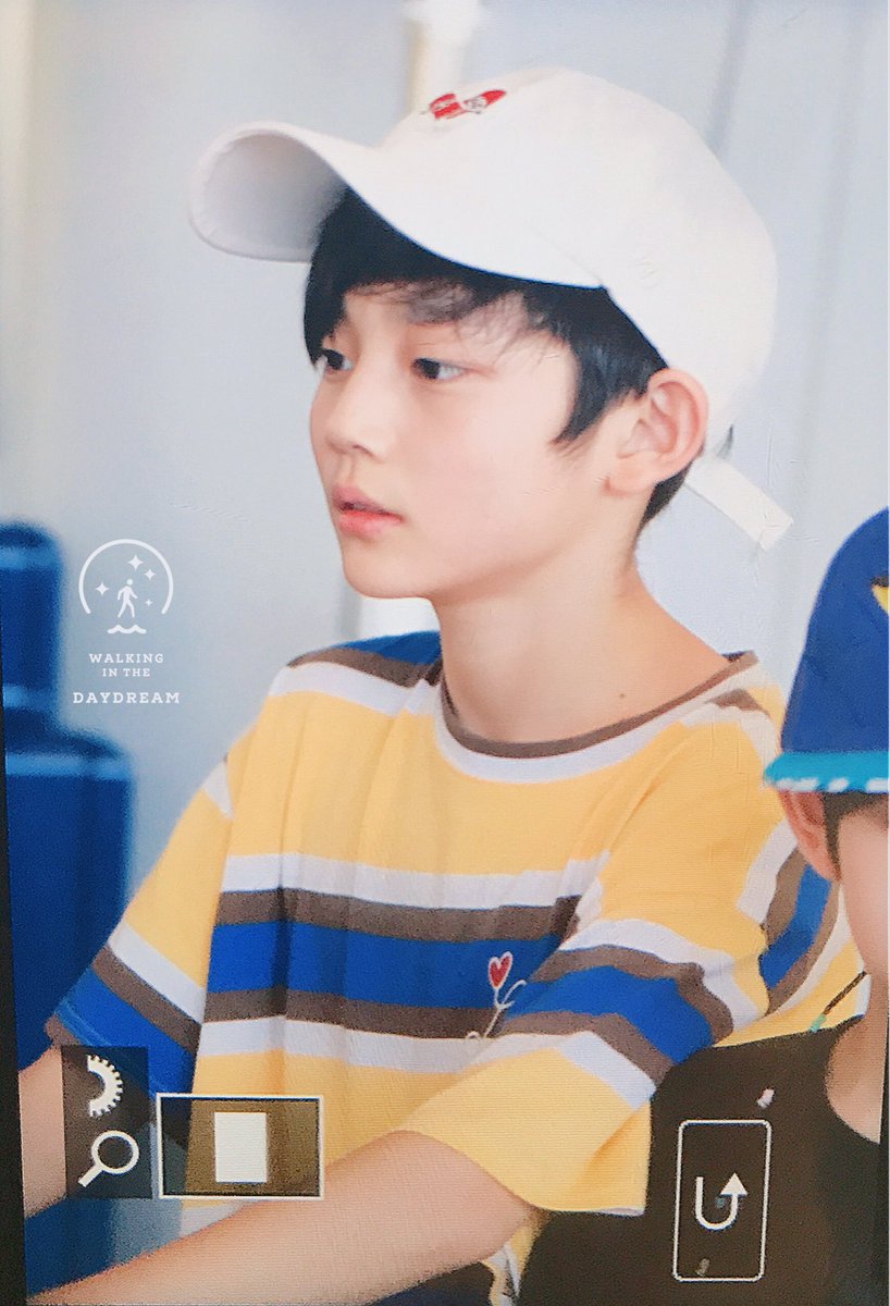 20040809_WITD's tweet photo. 170825 PEK 입국 #YHBOYS #殿甲 #DIANJIA https://t.co/YGmyS88VyJ