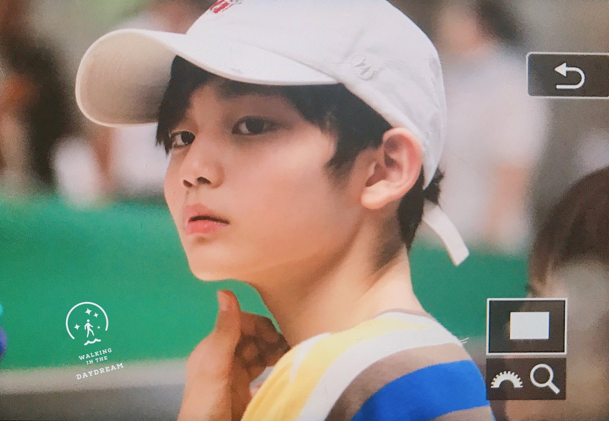 20040809_WITD's tweet photo. 170825 PEK 입국 #YHBOYS #殿甲 #DIANJIA https://t.co/T780oLcEzY