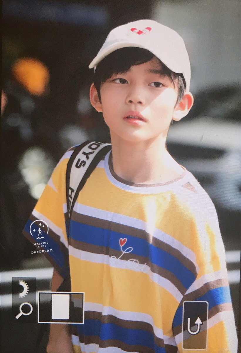 20040809_WITD's tweet photo. 170825 PEK 입국 #YHBOYS #殿甲 #DIANJIA https://t.co/6CvfSPihNR
