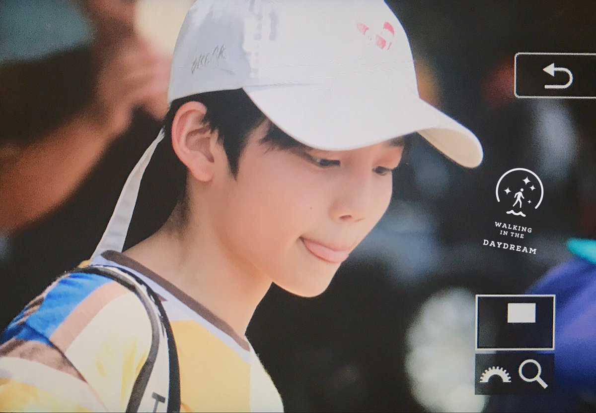 20040809_WITD's tweet photo. 170825 PEK 입국 #YHBOYS #殿甲 #DIANJIA https://t.co/x2rvyPPJjD