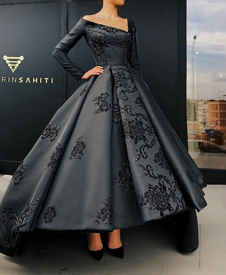 itsthestylehive's tweet photo. Wedding Dress Inspo Or Nah - @valdrinsahitiofficial
https://t.co/oXEOLPV3GE
#fashion #style #thestylehive #itsth… https://t.co/hRqwYenm6k https://t.co/4q4ECttIU5
