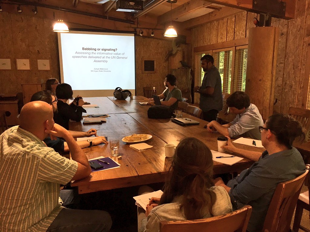 Poli Informatics tweet media