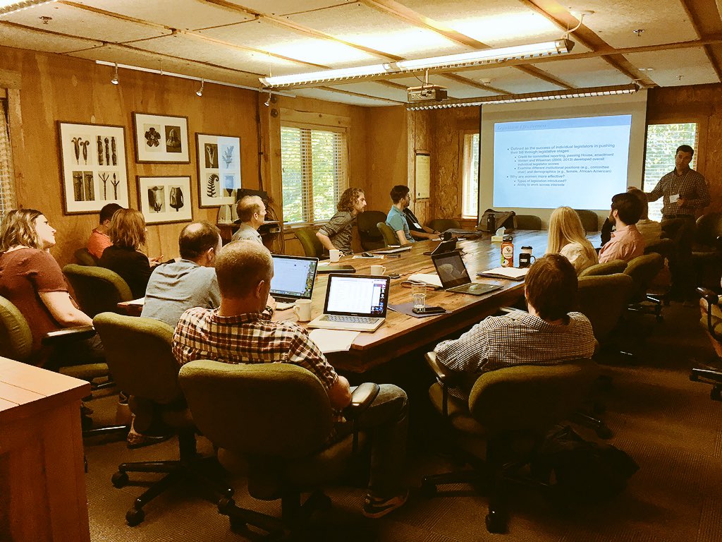 Poli Informatics tweet media