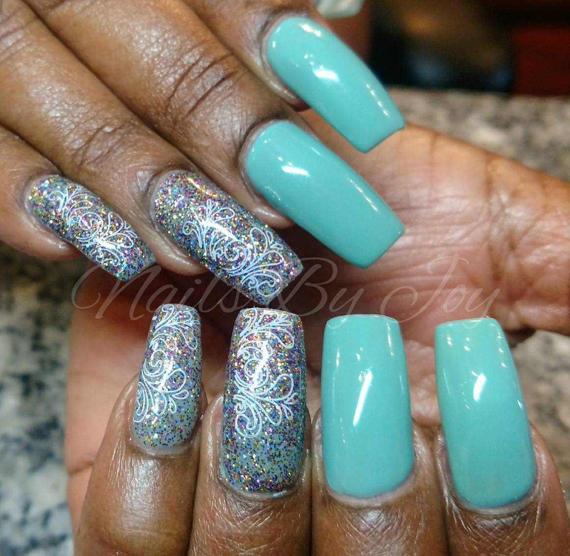 nailsbyjoy73's tweet photo. It's a party!🎆🎊🎇🎉
#joydoeshernails
#colorclub
#glitternails
#acrylicnails
#nolifting
#cleancuticles
#nailsmagazine
#essence
#nailclass https://t.co/ZHotgexgtU