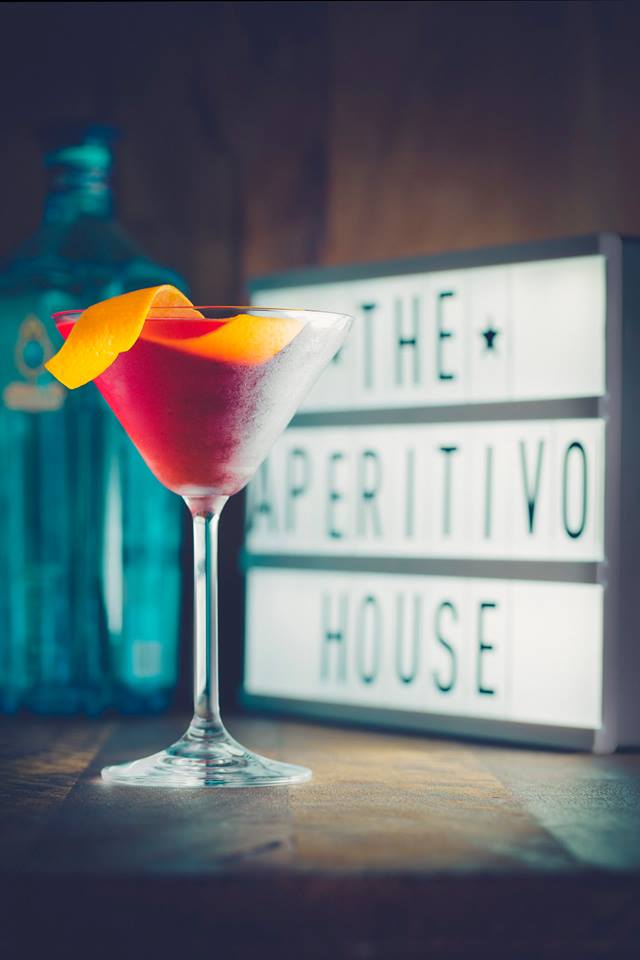 BAcoctel's tweet photo. Si por trabajo o por placer ompartís fotos de cócteles en las redes sociales, no te podés perder el taller de @aperitivohouse en #BACinspira https://t.co/PQF19D9ocW