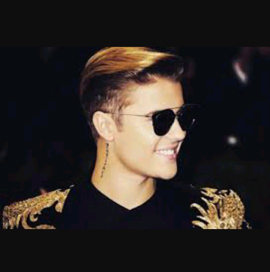 IAmaBELEBERS1's tweet photo. Ellerim bitti #DreamTVdeBuyukFinal #JustinBieber https://t.co/6An96cQ8d6
