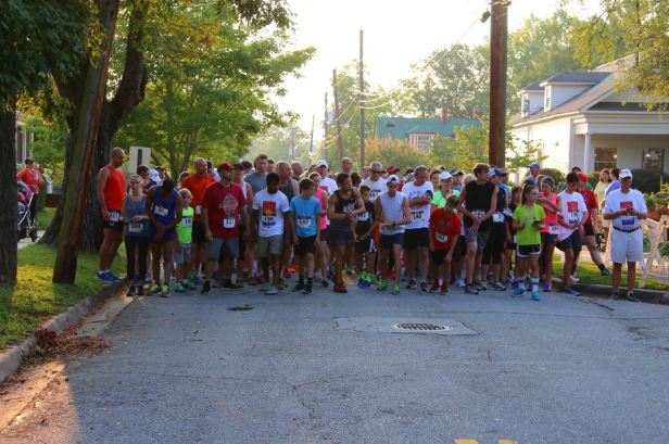 mainstreetga's tweet photo. Registration is open for Sunrise on the Square until tomorrow night. Don't wait, register now to Run or Volunteer! https://t.co/ZXiIfDe7dh https://t.co/uUd52WV9ki