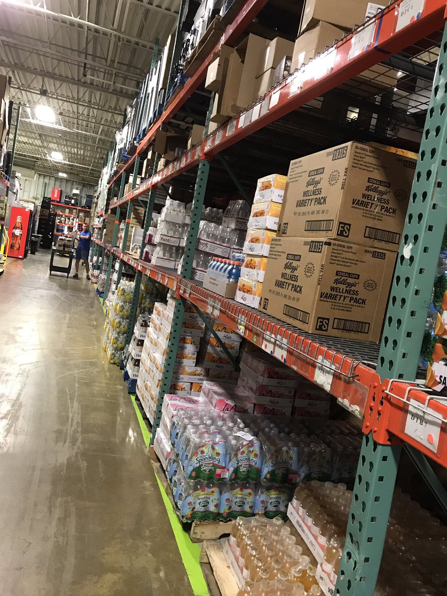 aisha_glover's tweet photo. Making progress on our office/paper #workercooperative. Touring suppliers & planning for #localhires 👍🏽#hirebuylive #newarkforward https://t.co/AZAguRZZPt