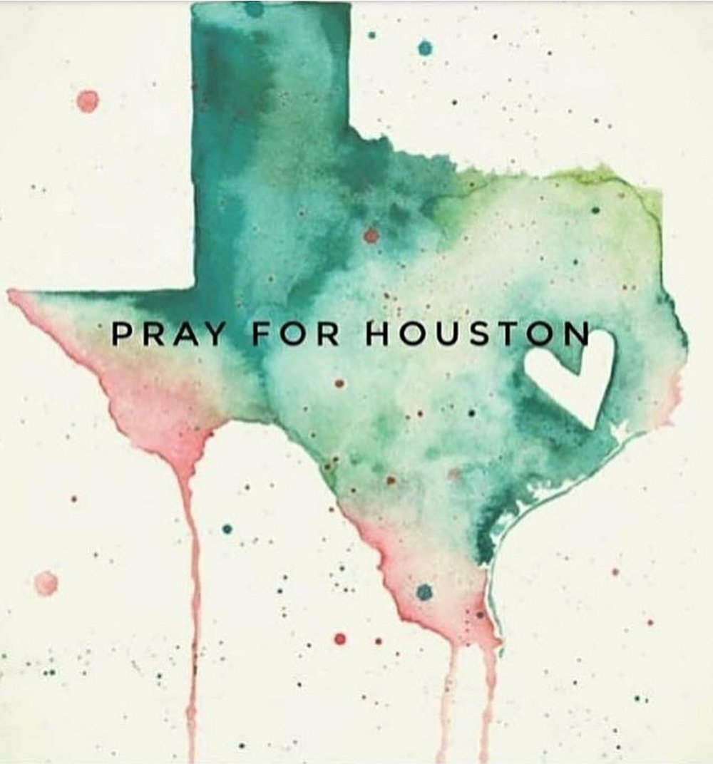 shesnetworking's tweet photo. Over one trillion gallons of rain has fallen over #Houston so far. #HurricaneHarvey #HoustonStrong #twitternewschat #HoustonFlood2017 https://t.co/7J2wYnU4Ue