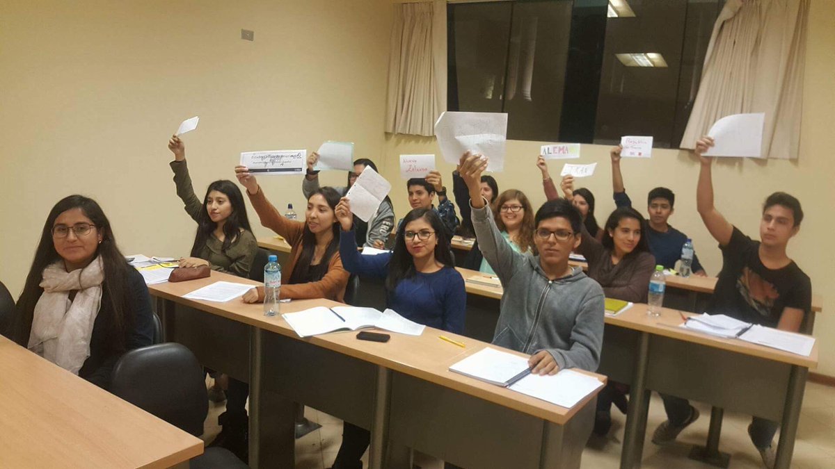 cedipusmp's tweet photo. Los alumnos de la Universidad Carlos III de Madrid y el equipo CEDIP en pleno entrenamiento para el MINJUSMUN. https://t.co/80Ok93MAgI