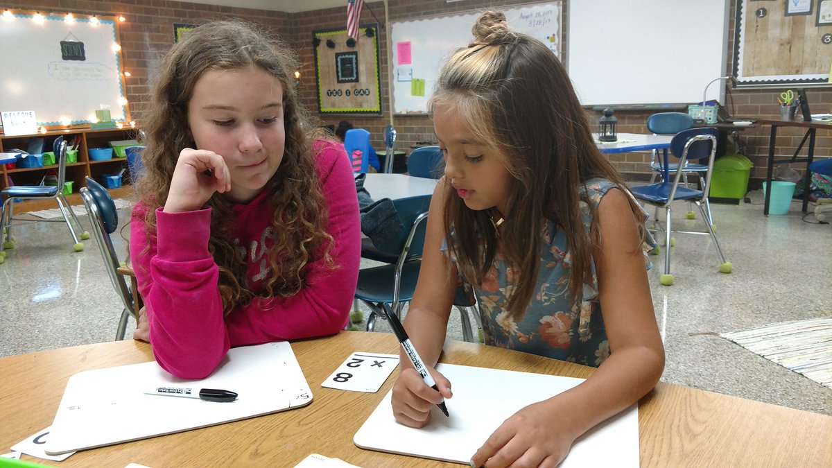 4thgradehfe's tweet photo. #countingbeans #placevalue #theimportanceof10 #mathstationfun #smallschoolbigimpact https://t.co/KWmlA6xGH6