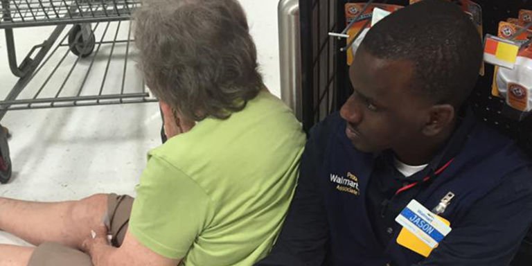 Woodbridge_Ins's tweet photo. A Stranger's Act of Kindness at a Georgia Walmart Is Going Viral: https://t.co/wxEFINyn64 https://t.co/NqpA7nnY7b