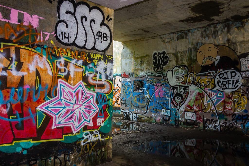 HighStrungLoner's tweet photo. #graffiti #graff #streetart #abandoned #peaksisland #batterysteele #pwm #portland #portlandmaine #portlandme #main… https://t.co/g1zOvRRqaa https://t.co/JlFuUUzKZO