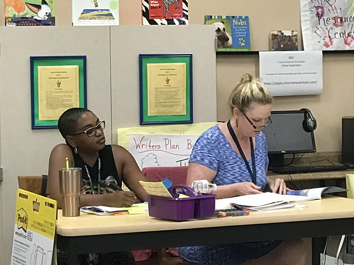 iT3ach_k12's tweet photo. Day 2 of the #RBFLC #PlanningCycle! Lincoln Elem 1st Gr Ts preparing for rigorous, standards-based instruction! https://t.co/ctu4eGPZEk