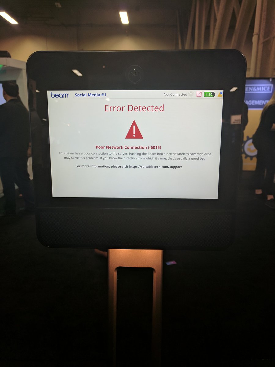 DigitalMcB's tweet photo. #wifi may need some love here at #vmworld https://t.co/qYGCrHnTSi