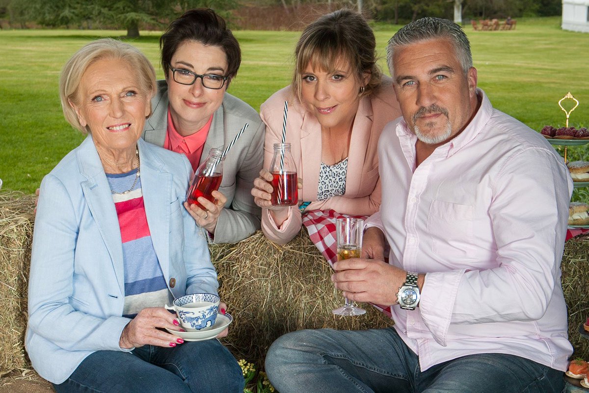 teaspoonofsugar's tweet photo. What you order online vs. What you actually receive #gbbo https://t.co/qqqFSqhTbR