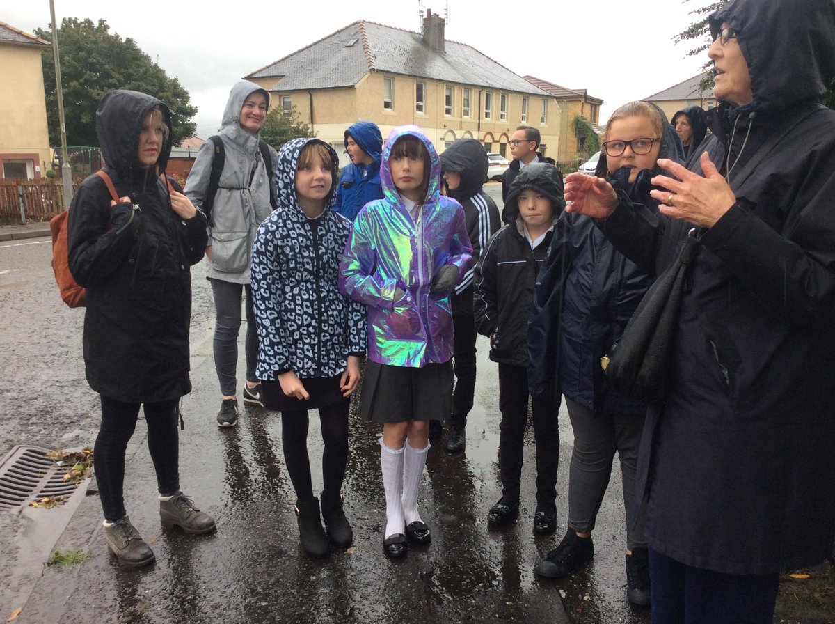 CairnP7's tweet photo. Thank you so much to the #Maybole500 group who took our class on a local heritage tour #keepingourheritagealive https://t.co/s6N7INxkIH