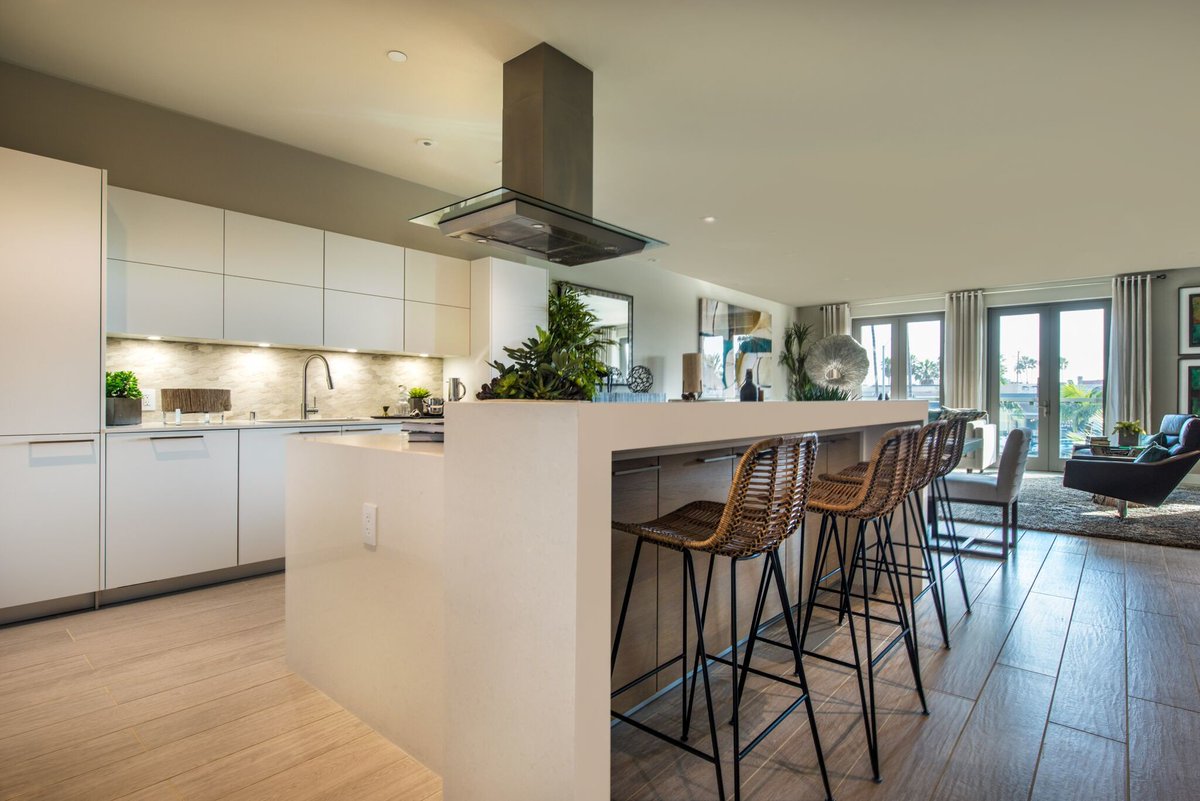 These home staging ideas for elegant entertaining will have you ready to throw a great cocktail party in no time. bit.ly/2vGH5OI