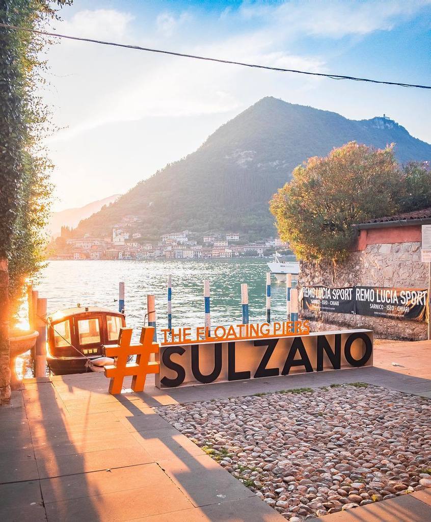 antocadei's tweet photo. Quando il sole tramonta in questo paradiso, la #socialbench di #Sulzano non te la puoi perdere; è il #mainstream estivo del #lagodiseo! Non… https://t.co/9GYh7F412B