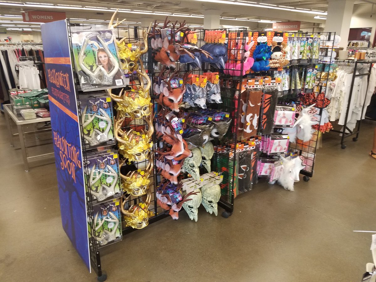 EvergrnGoodwill's tweet photo. Yes, it's August, but when you love Halloween as much as we do it's never too early to start costume planning. #GoodwillHLWN https://t.co/3Vv5ojL7IP