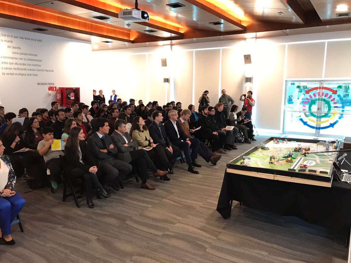 aguas_andinas's tweet photo. Los alumnos participantes de la First Lego League Chile conocen las dependencias de la Biofactoría La Farfana https://t.co/lOGVohajkk