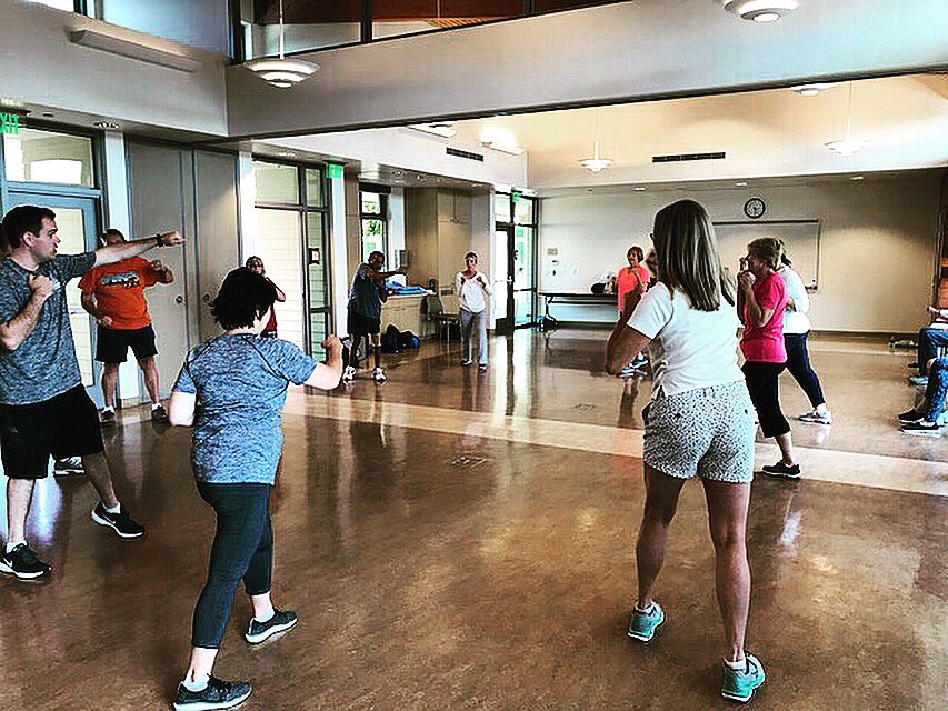 BetterLifeBoxin's tweet image. Shadowboxing #silverglovefitness #seniorfitness #seniorfit #seniorexercise