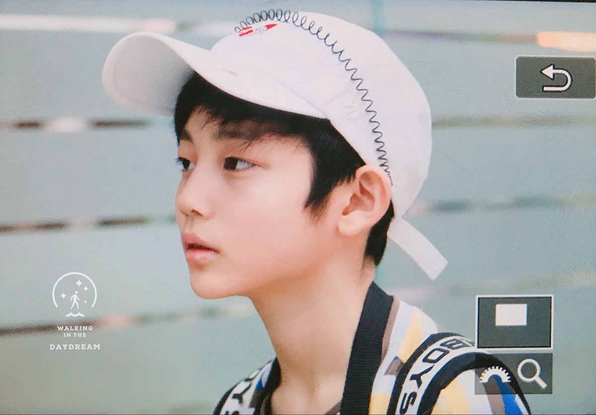20040809_WITD's tweet photo. 170825 ICN출국 #YHBOYS #殿甲 https://t.co/wZFDCKaKu3