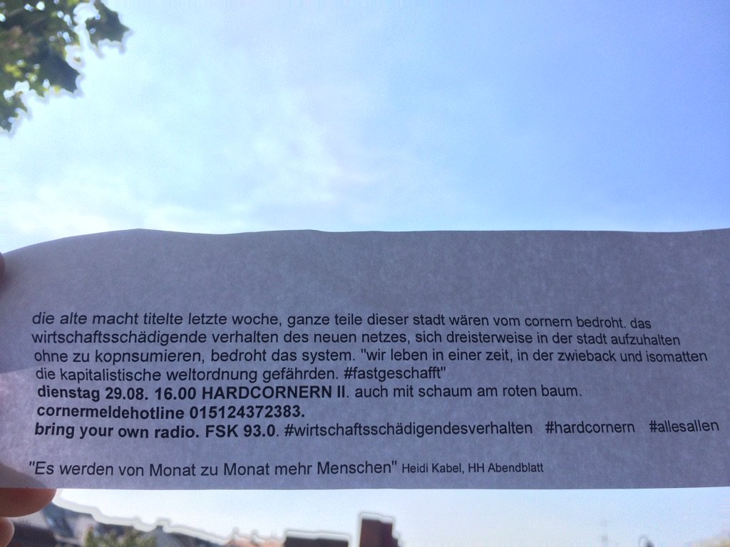 allen_alles's tweet photo. 1wetter zum #hardcornern II bring your own radio @FSK Solidarität mit den Verurteilten! #allesallen https://t.co/6wADJWZZAX