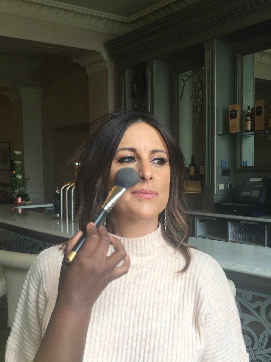 royalmarine's tweet photo. The STUNNING Lucy Kennedy was in today for a photoshoot @KennedyLucy #localgal #Iwanttolivewithlucy #justgetthekidsadog! https://t.co/hXgLV33PW4