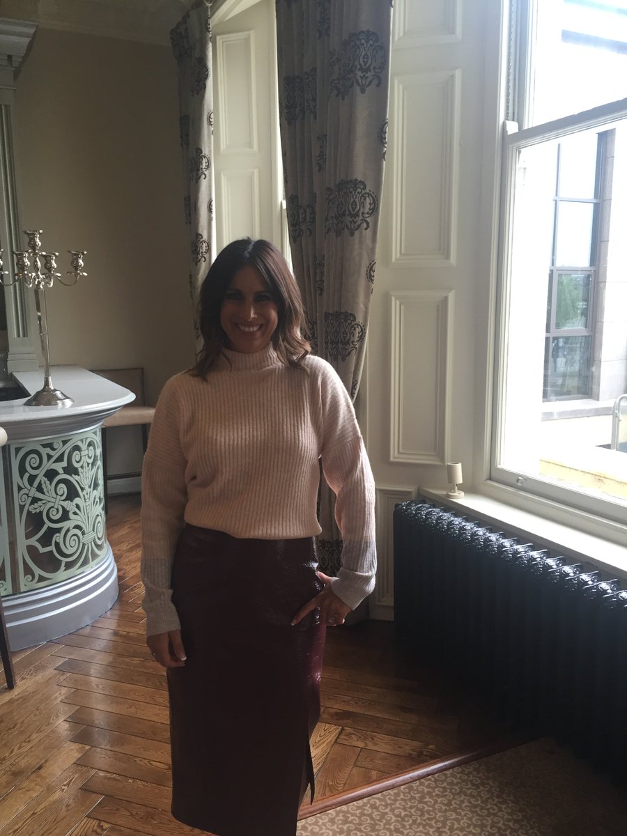 royalmarine's tweet photo. The STUNNING Lucy Kennedy was in today for a photoshoot @KennedyLucy #localgal #Iwanttolivewithlucy #justgetthekidsadog! https://t.co/hXgLV33PW4