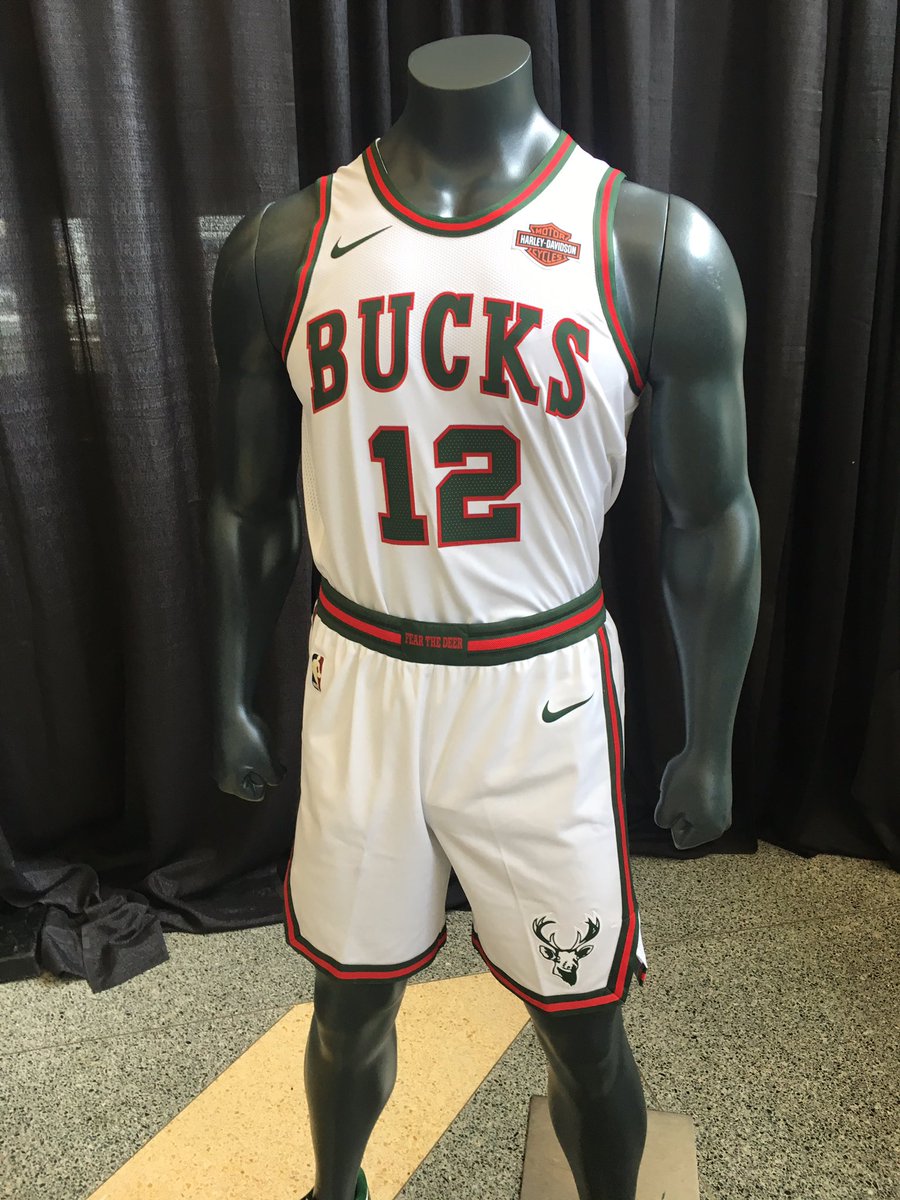 Jimmy Carlton on X: #Bucks president Peter Feigin, Jabari Parker, Jon  McGlocklin and Bango pose in front of the new Classic jersey for the Return  to the Mecca.  / X