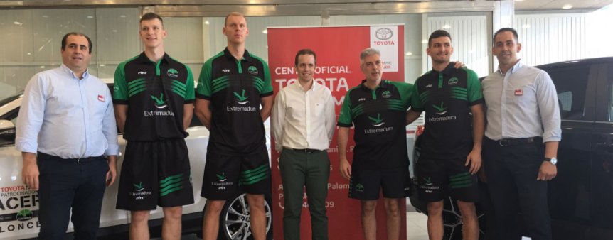 Caceres_Basket's tweet photo. #CCB1718 Disponible fotogalería de presentación del acuerdo con @toyotanovomotor #Jakstas #Grabauskas y @pololivier https://t.co/kZHXXcVWcg https://t.co/Q8IbWer92M