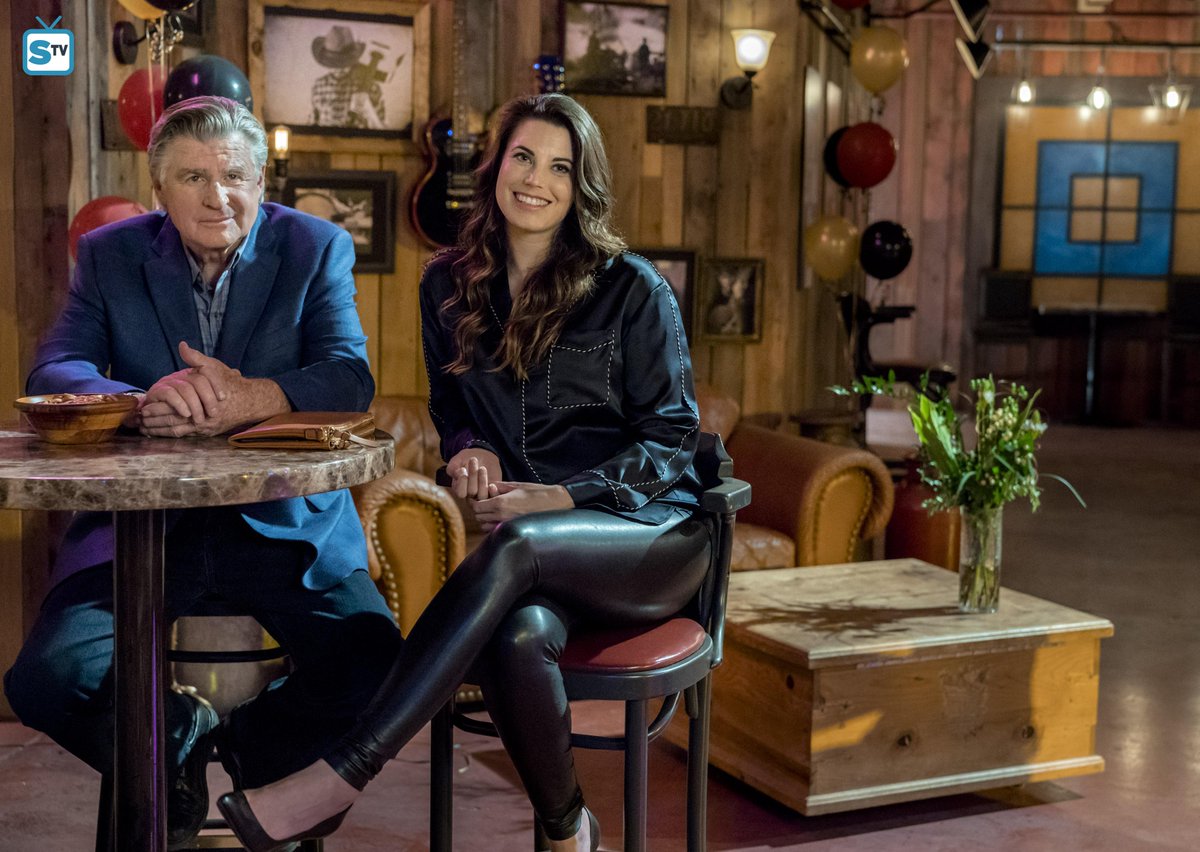 Meghan Ory France tweet media
