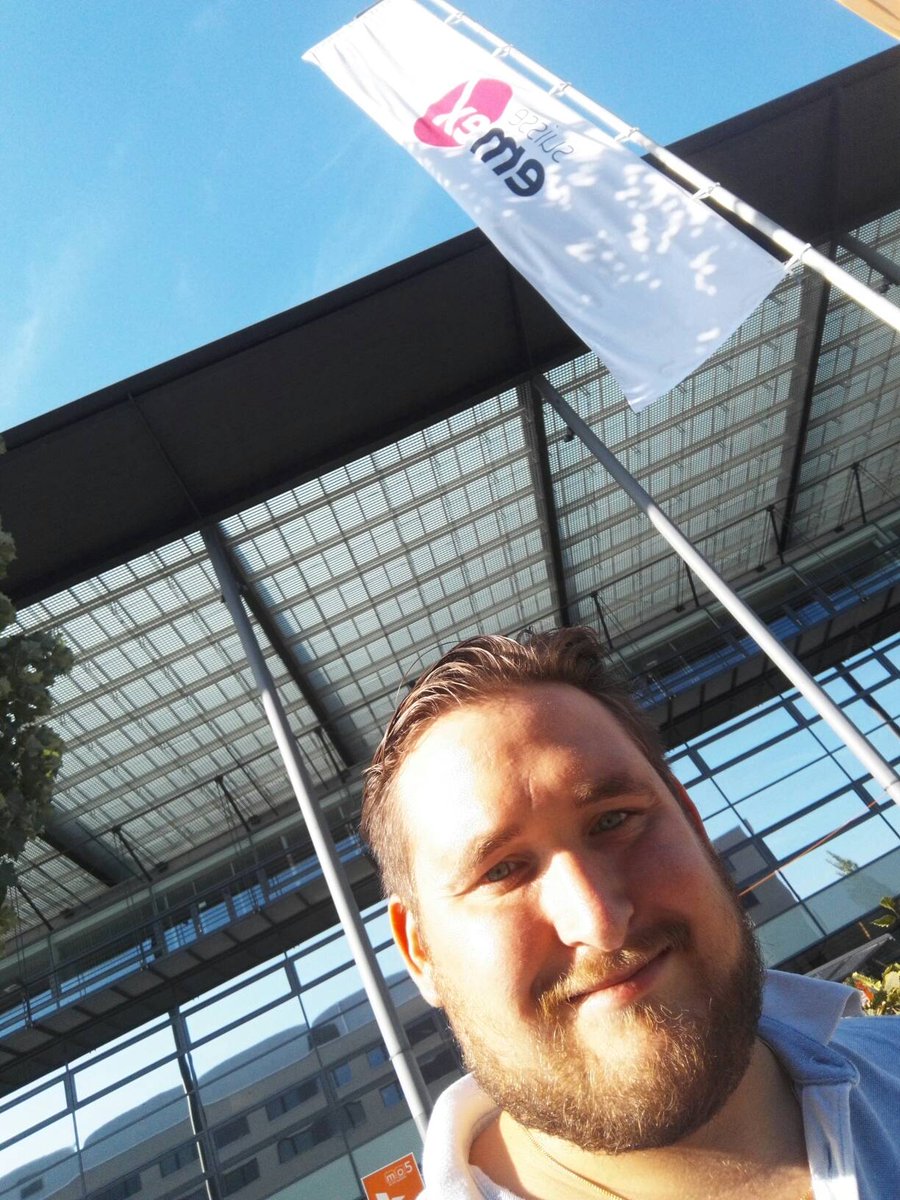 creativeswitch_'s tweet photo. #rockysays: #creativity at #emex2017 - #creativeswitch @suisseemex
Tnx @EricaKessler1 for the ticket! https://t.co/EEhTY45se5