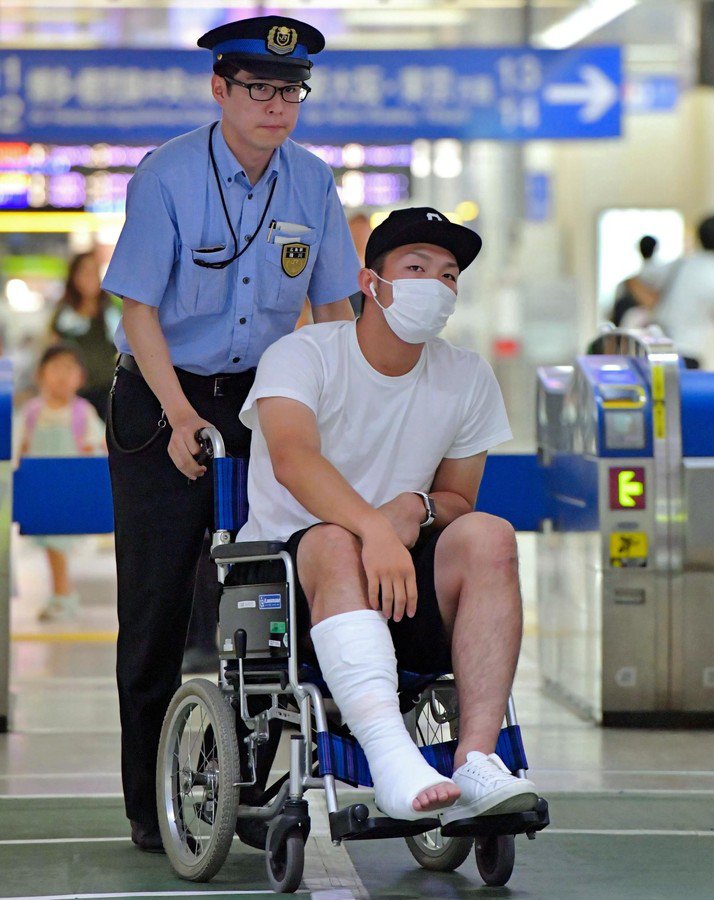 かーぷぶーん 鈴木誠也 骨折の右足首手術で今季絶望 全治3か月 三角靭帯損傷 も判明 T Co Pv6oiqifmt 怪我の名前は 右足脛骨内果骨折 と 三角じん帯損傷 で手術では 骨接合術とじん帯修復術が施された 全治は3カ月程度 かーぷぶーん 鈴木誠也 骨折の右足首手術で今季絶望 全治3か月 三角靭帯損傷 も判明 T Co Pv6oiqifmt 怪我の名前は 右足脛骨内果骨折 と 三角じん帯損傷 で手術では 骨接合術とじん帯修復術が施された 全治は3カ月程度