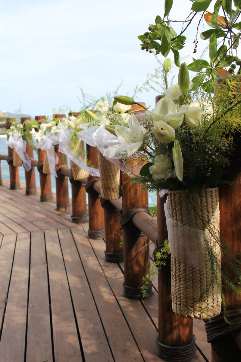 CaladeMarResort's tweet photo. Love is falling in love with the same person over and over.
Amar es enamorarse de la misma persona todos los días. #WeddingTuesday https://t.co/Cd3uZ67IuT