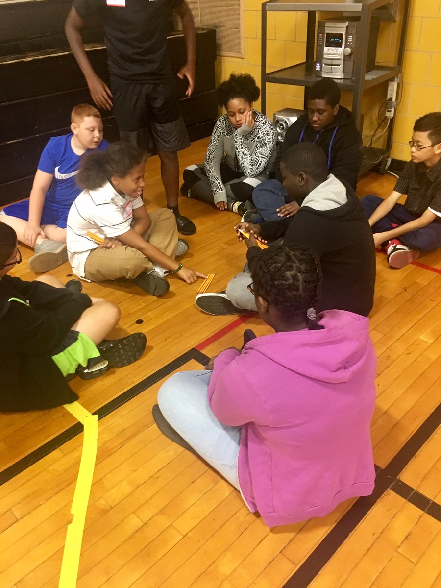 Lincoln_SCSD's tweet photo. Yesterday WEB hosted new scholar orientation. Thank you scholars & staff for a great morning! #scsdgo4gold #goodbetterbest @SyracuseSchools https://t.co/S1mGpn68Ly