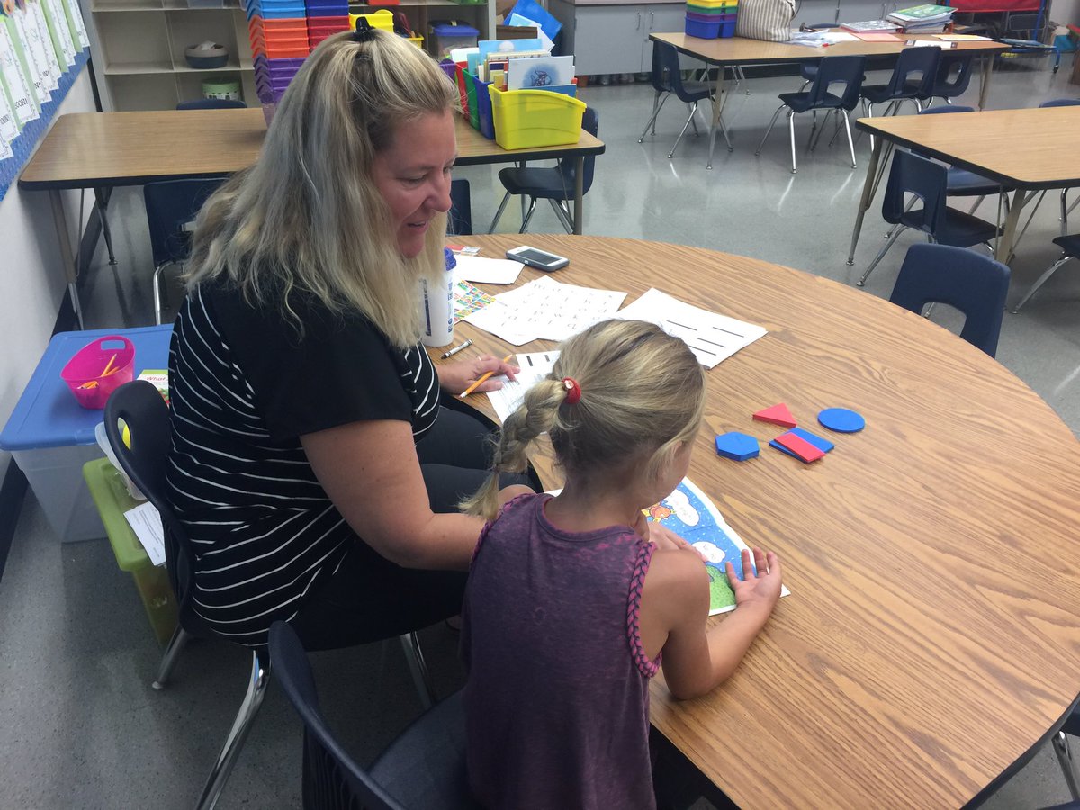 Haweselementary's tweet photo. Kindergarten assessments in full swing! #kteamrocks #welcometoschool #behawesome #showuswhatuknow #principalsinaction #momsasprincipals https://t.co/rROmLxgy70