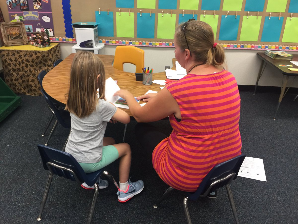 Haweselementary's tweet photo. Kindergarten assessments in full swing! #kteamrocks #welcometoschool #behawesome #showuswhatuknow #principalsinaction #momsasprincipals https://t.co/rROmLxgy70